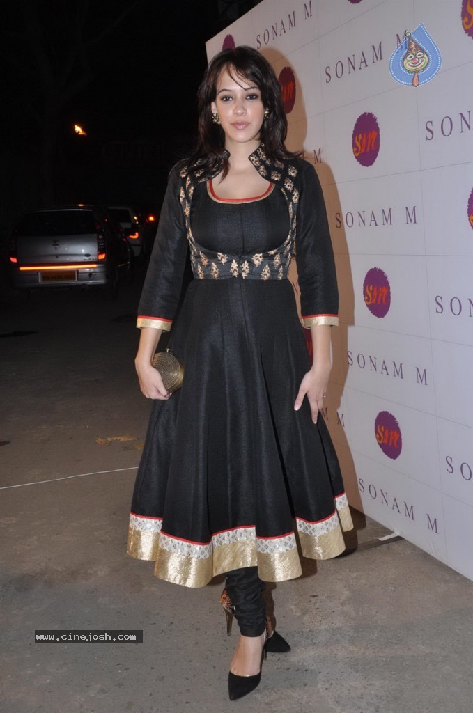 Bolly Celebs at Sonam Modi Spring Summer Collection - 31 / 43 photos