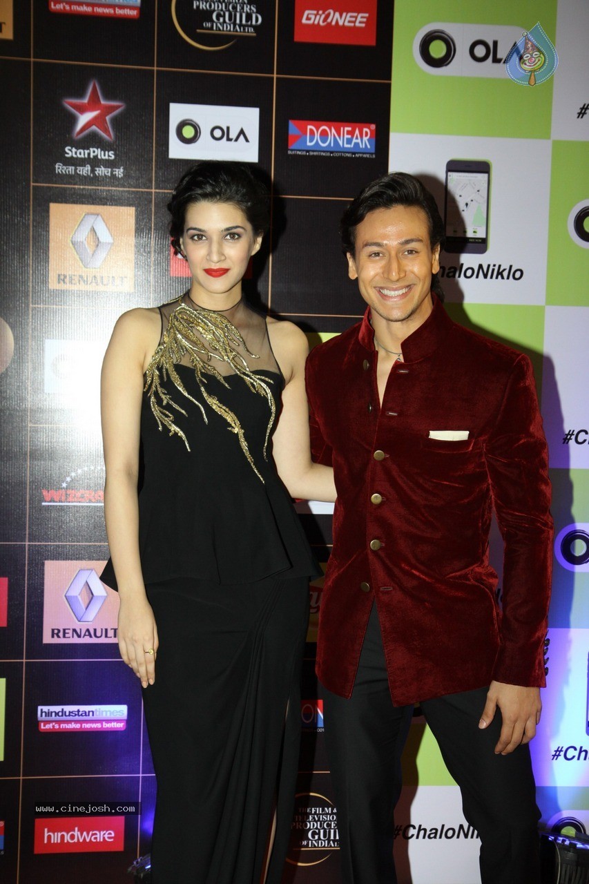 Bolly Celebs at Star Guild Awards 2015 - 49 / 84 photos