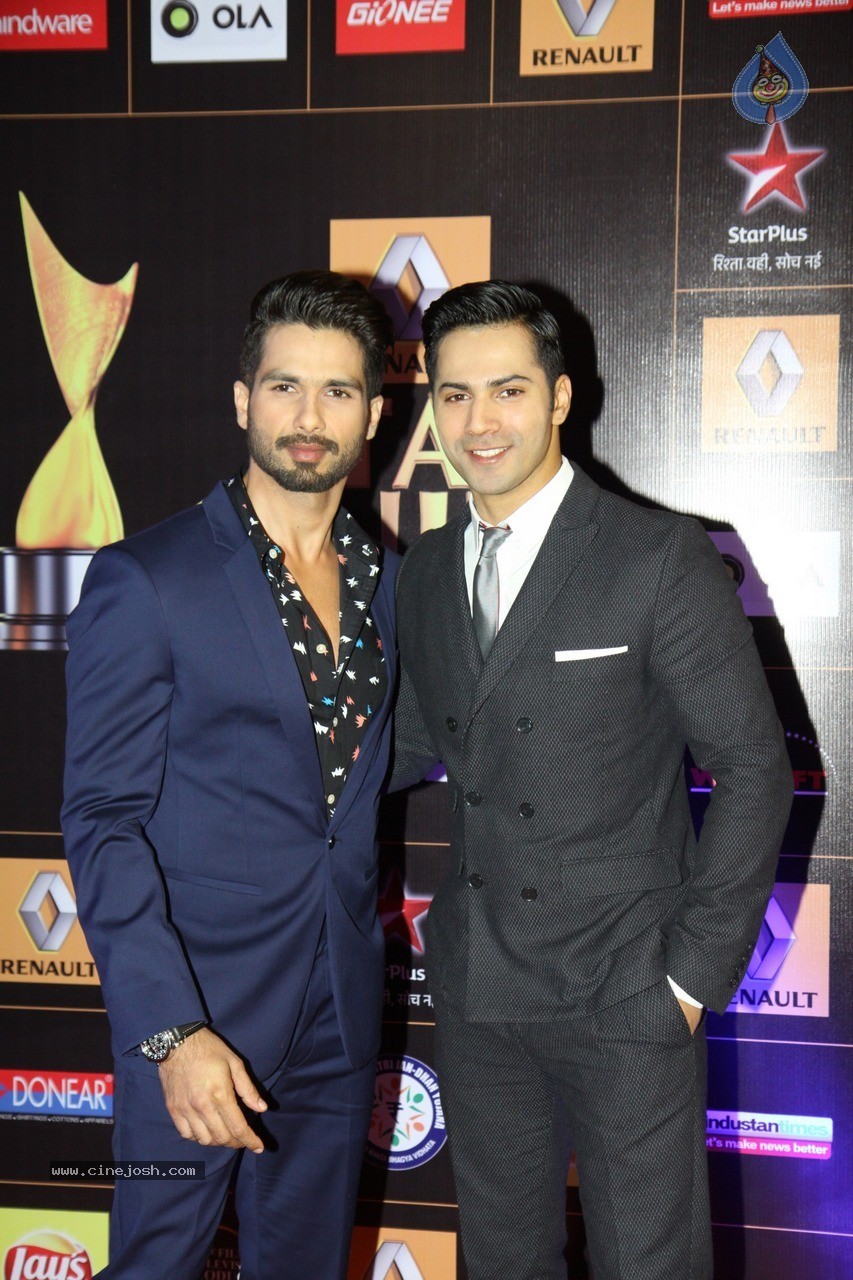 Bolly Celebs at Star Guild Awards 2015 - 65 / 84 photos