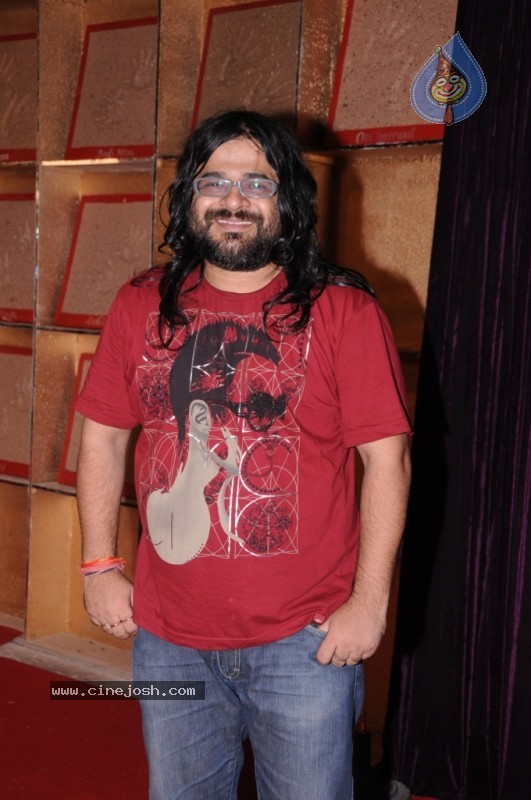Bolly Celebs at Star Parivaar Awards 2010 - 5 / 52 photos