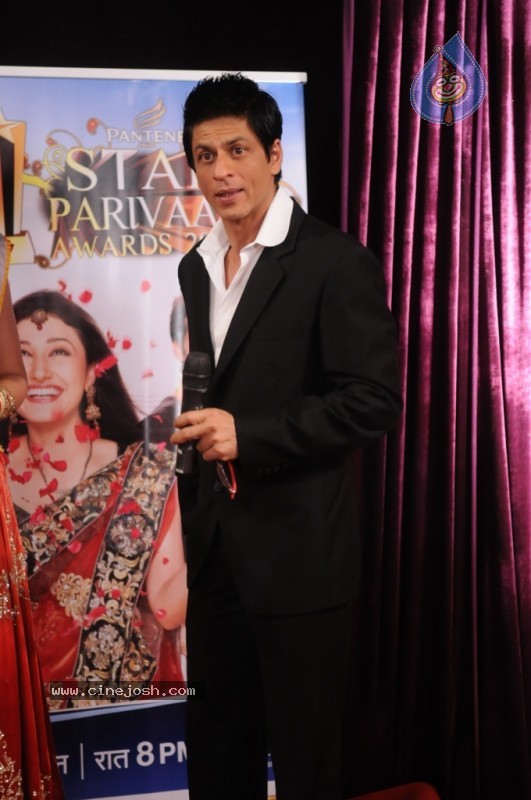 Bolly Celebs at Star Parivaar Awards 2010 - 16 / 52 photos