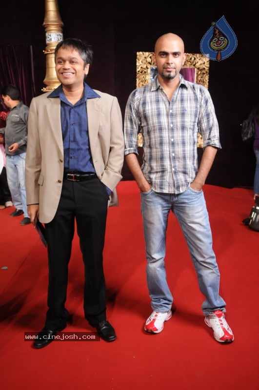 Bolly Celebs at Star Parivaar Awards 2010 - 37 / 52 photos