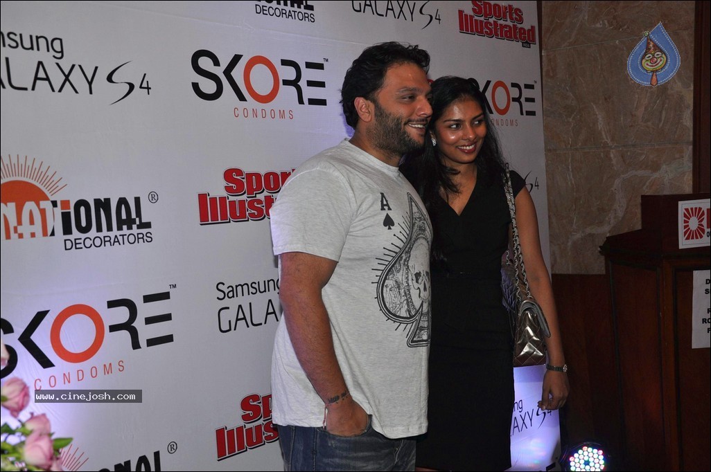 Bolly Celebs at Swimsuit Issue 2013 Event - 41 / 108 photos