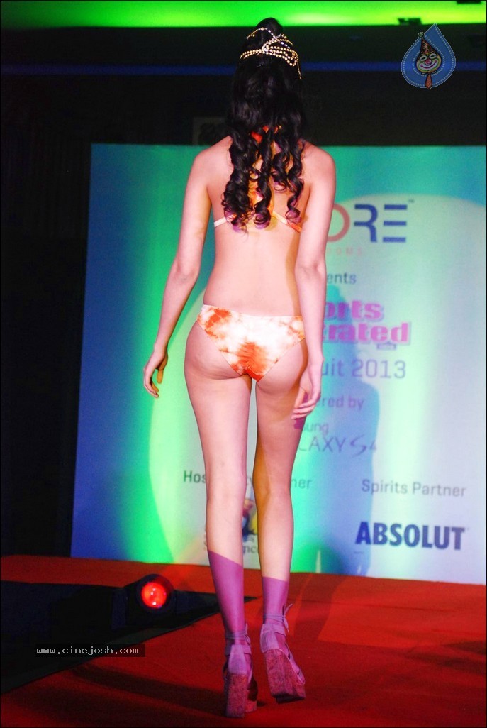Bolly Celebs at Swimsuit Issue 2013 Event - 68 / 108 photos