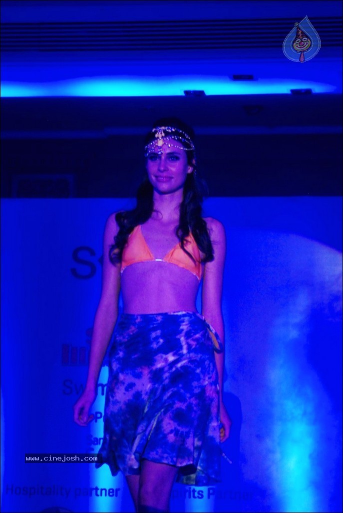Bolly Celebs at Swimsuit Issue 2013 Event - 96 / 108 photos