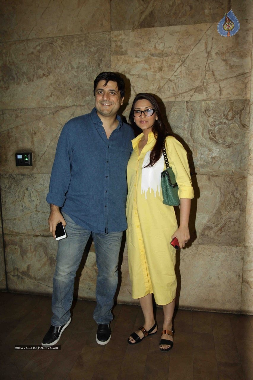 Bolly Celebs at Tanu Weds Manu Returns Special Show - 27 / 55 photos