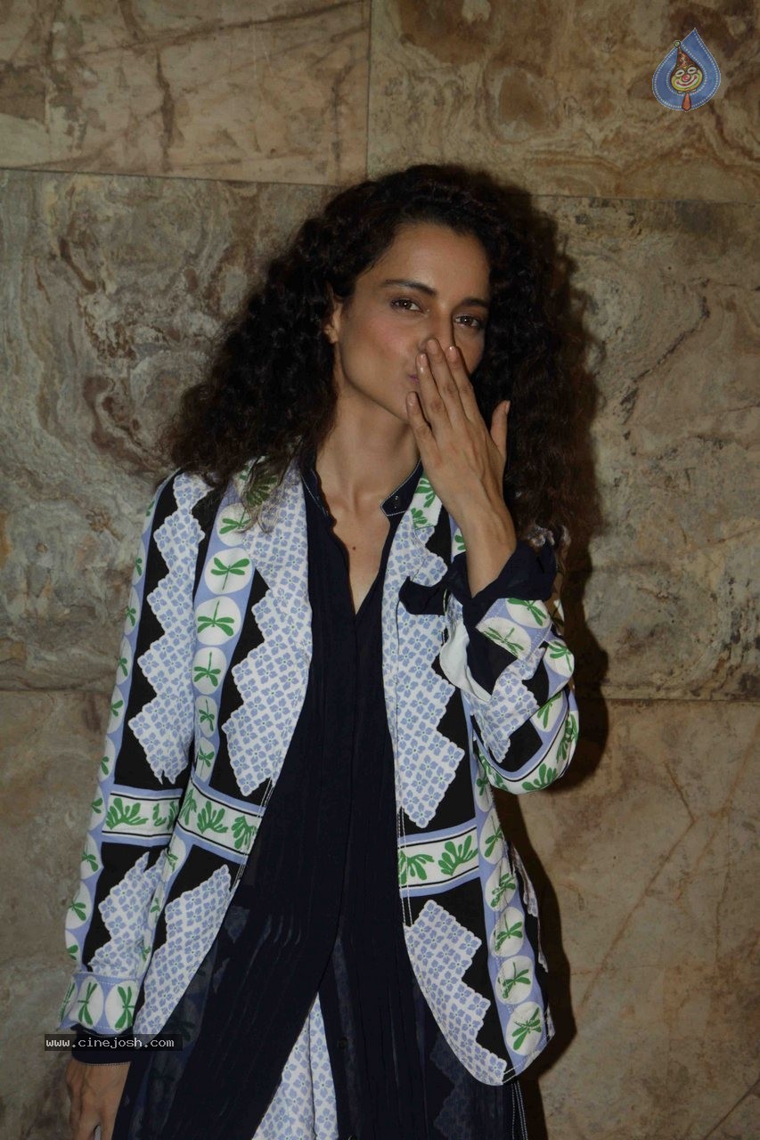 Bolly Celebs at Tanu Weds Manu Returns Special Show - 41 / 55 photos