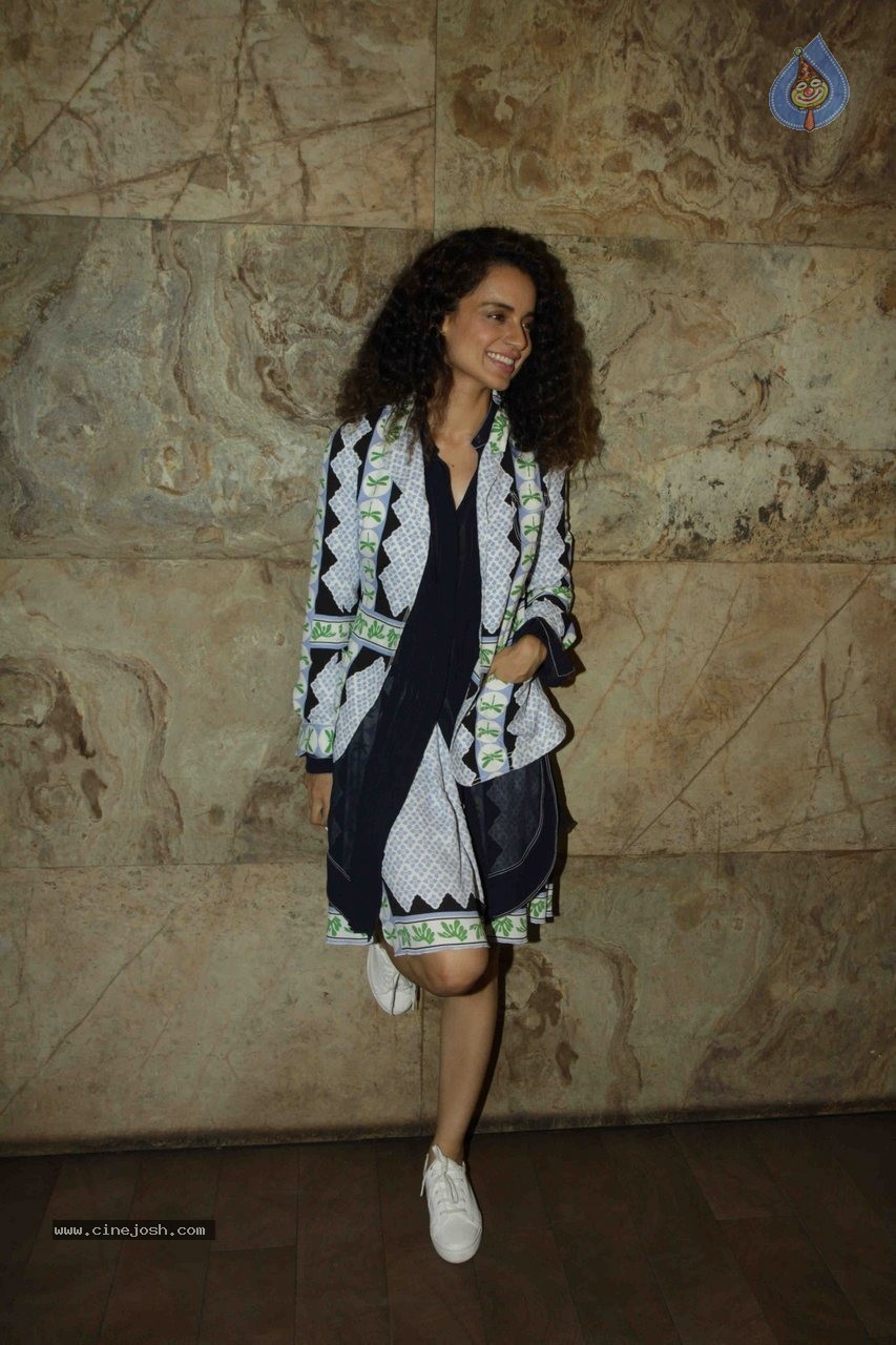 Bolly Celebs at Tanu Weds Manu Returns Special Show - 50 / 55 photos