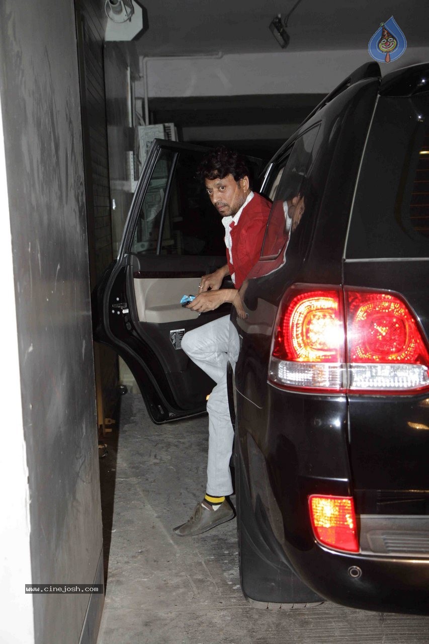 Bolly Celebs at Tanu Weds Manu Returns Special Show - 53 / 55 photos