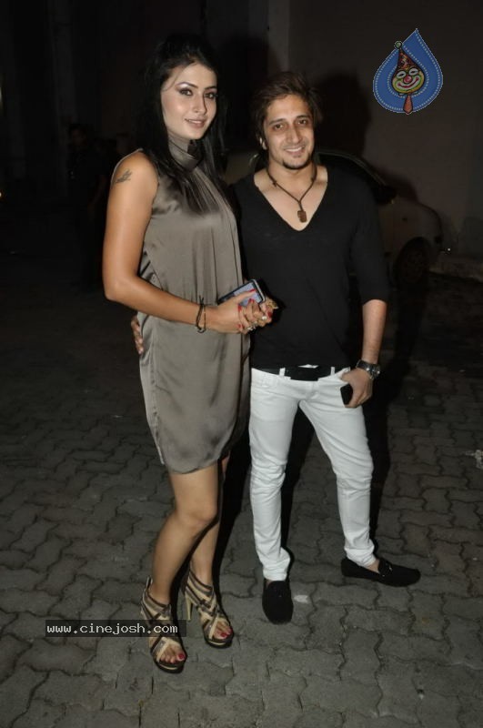 Bolly Celebs at Telly Chakkar New Talent Awards Function - 26 / 54 photos