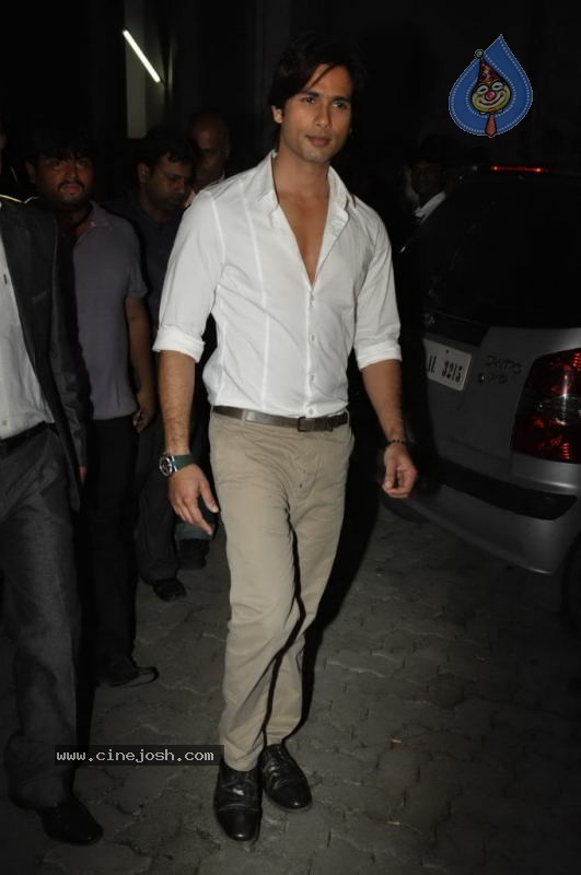 Bolly Celebs at Telly Chakkar New Talent Awards Function - 28 / 54 photos