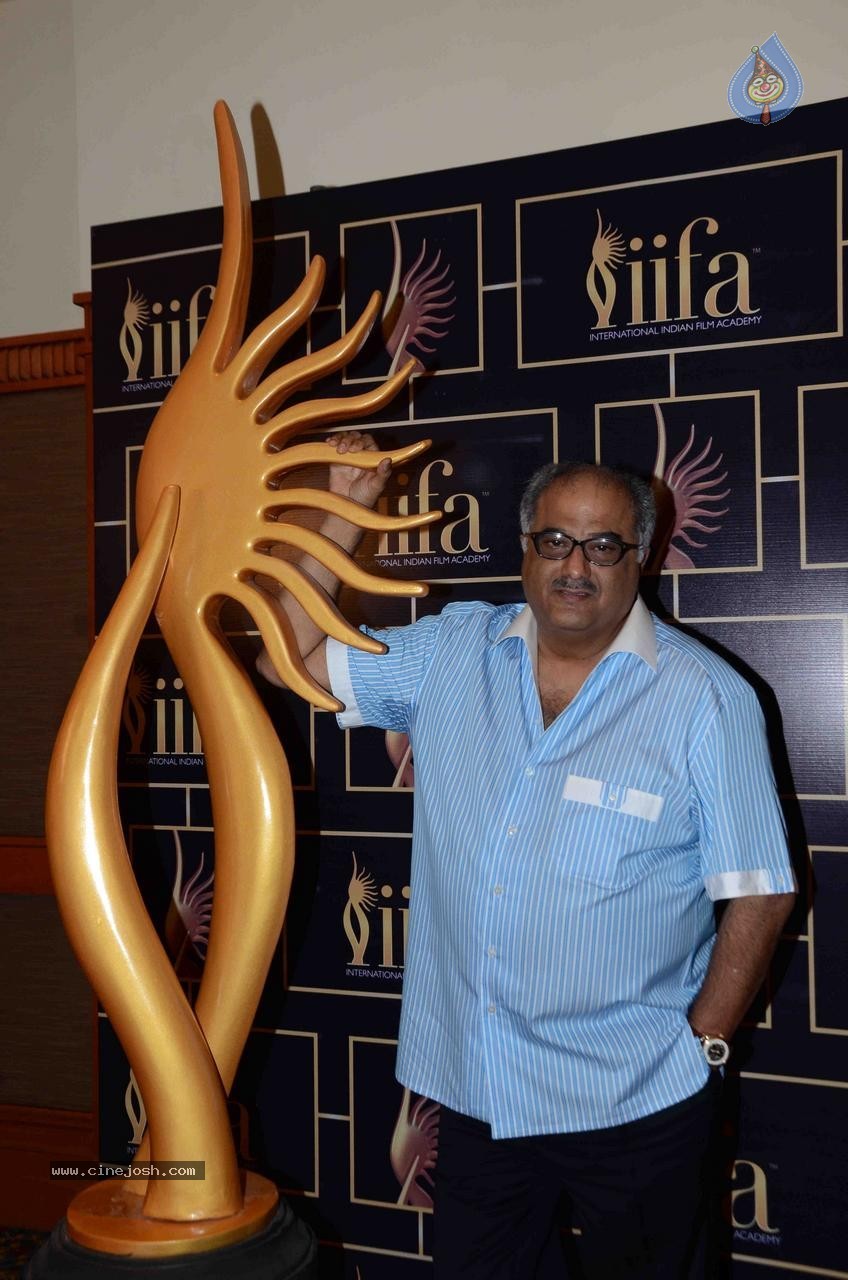 Bolly Celebs at The 16th IIFA Voting Weekend - 5 / 86 photos