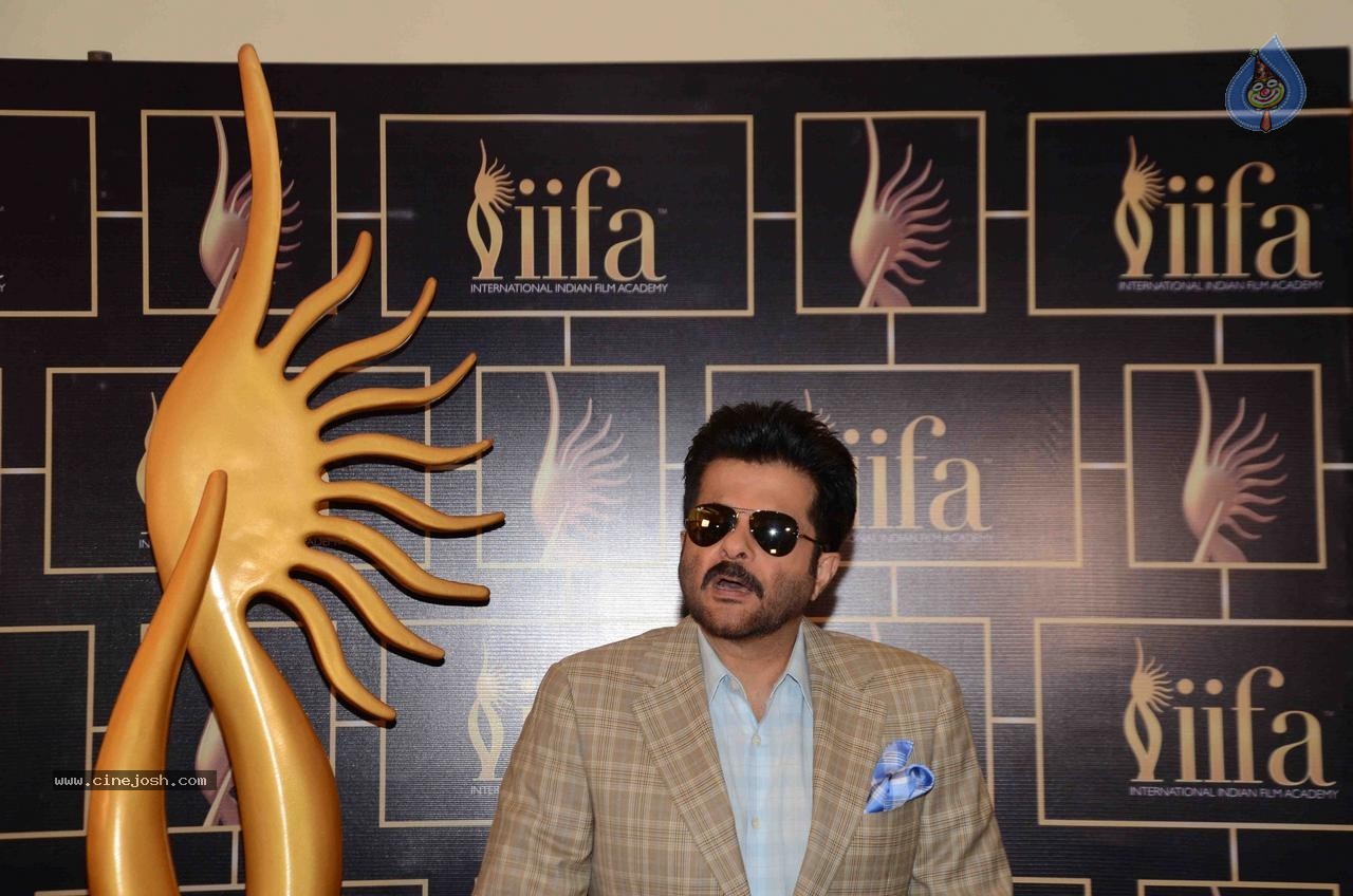 Bolly Celebs at The 16th IIFA Voting Weekend - 19 / 86 photos