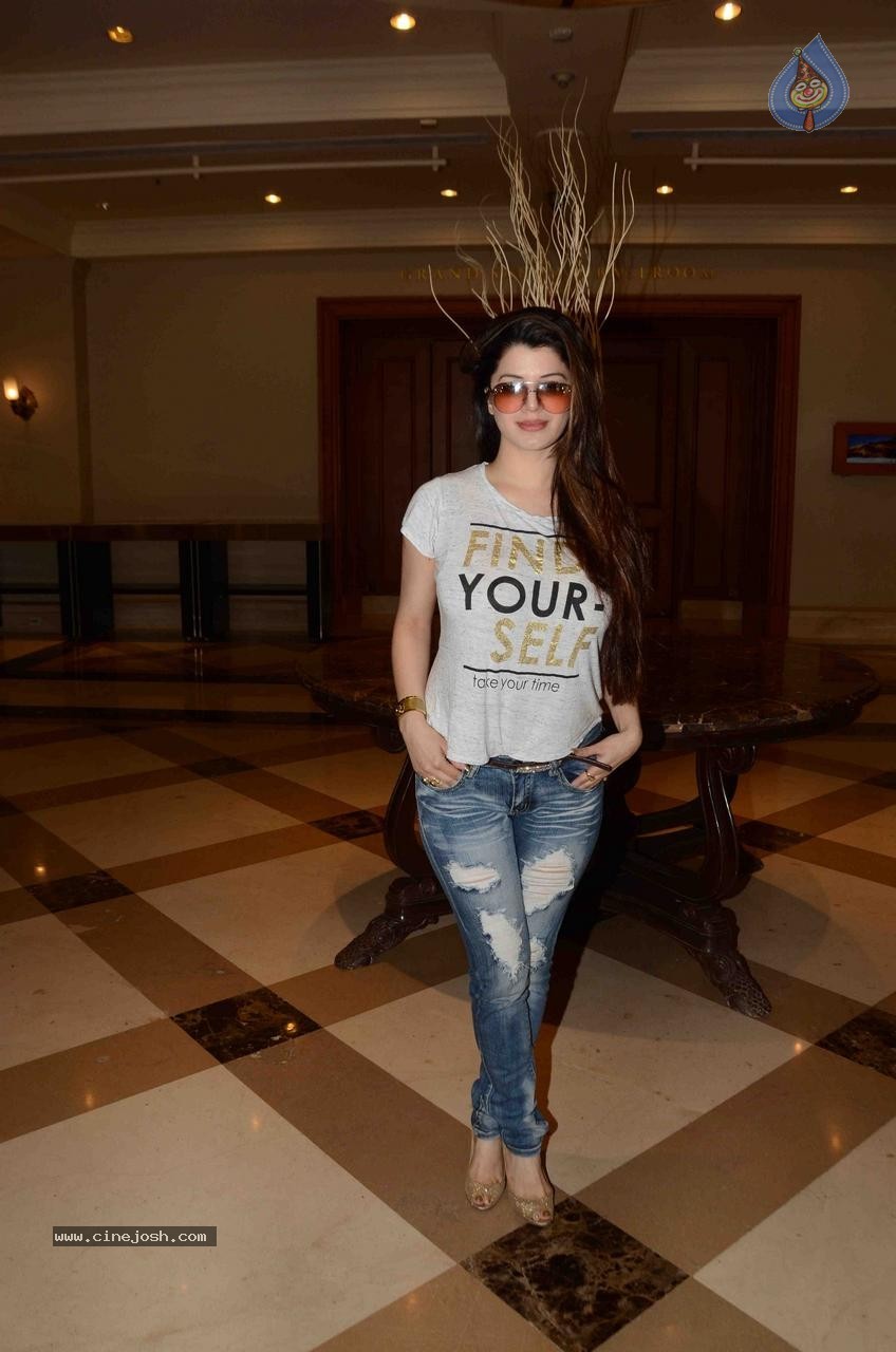 Bolly Celebs at The 16th IIFA Voting Weekend - 41 / 86 photos