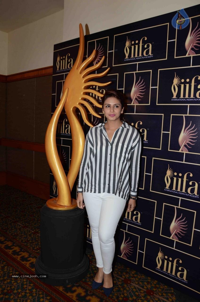 Bolly Celebs at The 16th IIFA Voting Weekend - 59 / 86 photos