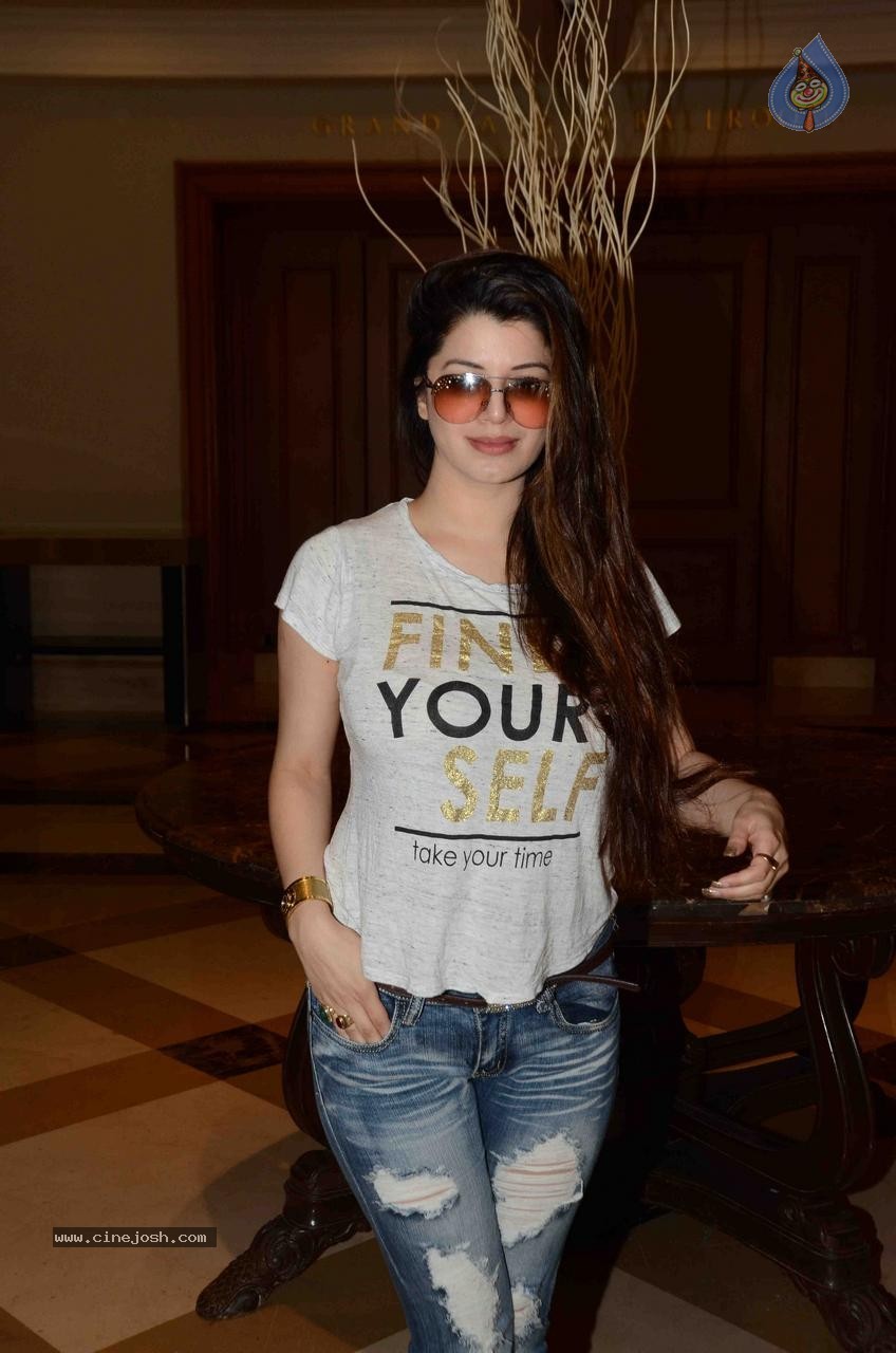 Bolly Celebs at The 16th IIFA Voting Weekend - 76 / 86 photos