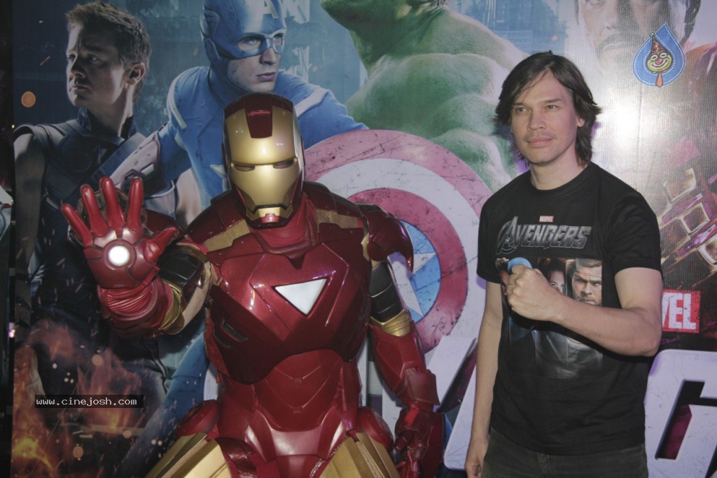 Bolly Celebs at The Avengers Movie Premiere - 12 / 31 photos