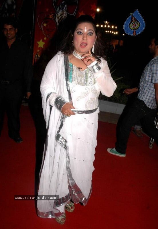 Bolly Celebs at The Global Indian Film and TV Honours 2011 - 3 / 92 photos