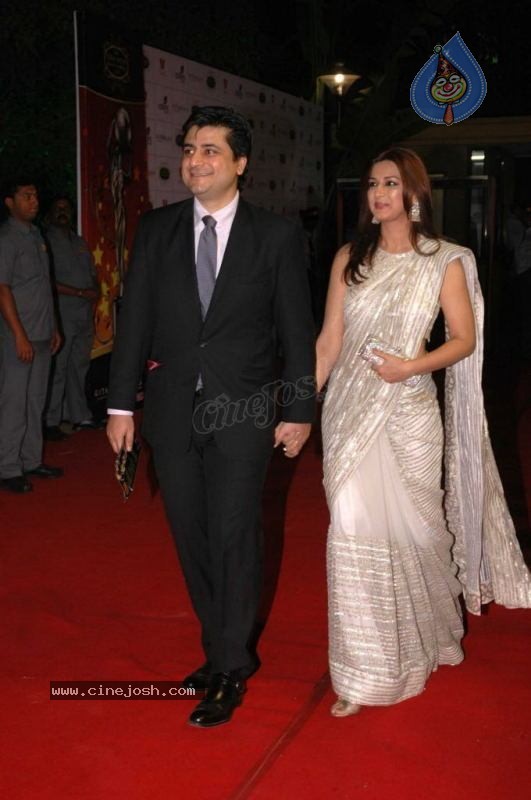 Bolly Celebs at The Global Indian Film and TV Honours 2011 - 20 / 92 photos