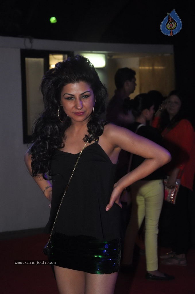 Bolly Celebs at The Hard Rock Cafe Launch - 9 / 53 photos