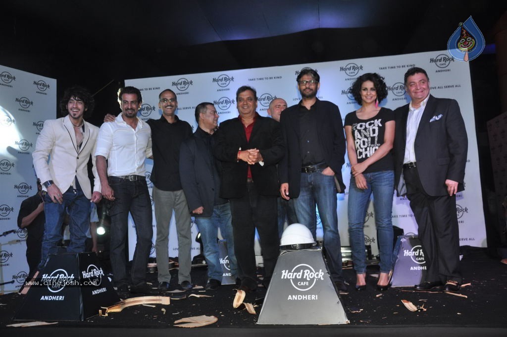 Bolly Celebs at The Hard Rock Cafe Launch - 12 / 53 photos