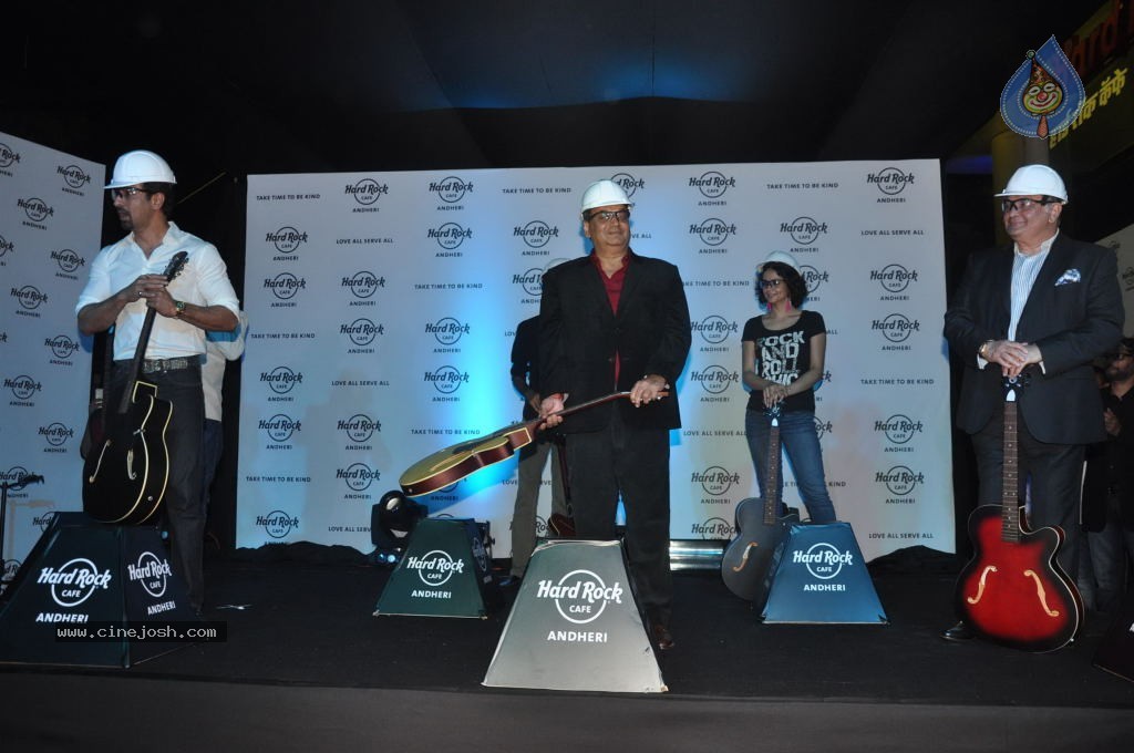 Bolly Celebs at The Hard Rock Cafe Launch - 18 / 53 photos