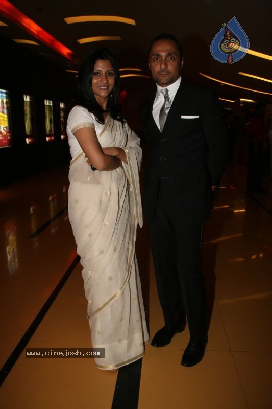 Bolly Celebs at The Japanese Wife Premiere - 22 / 48 photos