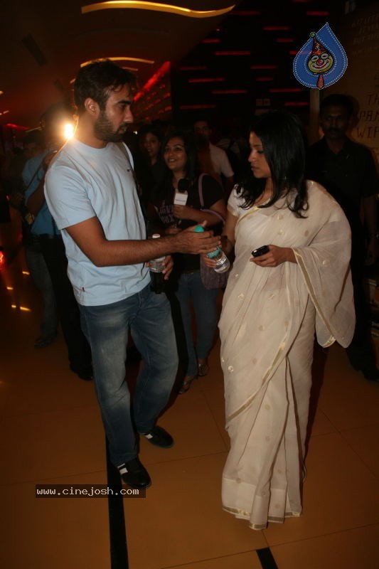Bolly Celebs at The Japanese Wife Premiere - 33 / 48 photos
