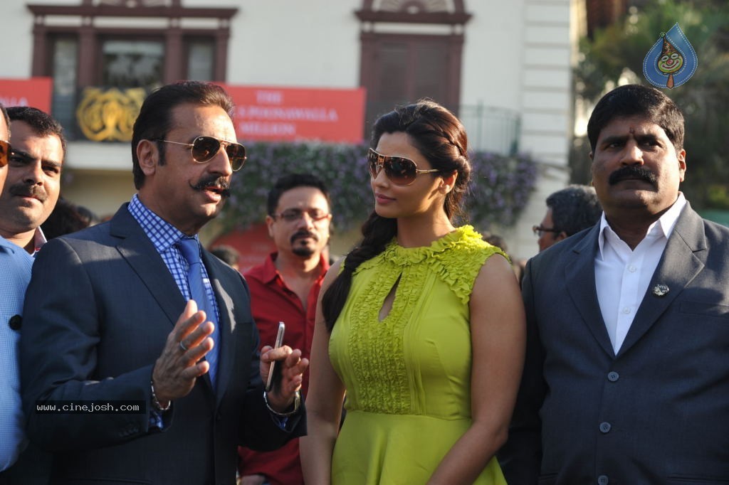 Bolly Celebs at the MID DAY Trophy Event - 22 / 43 photos