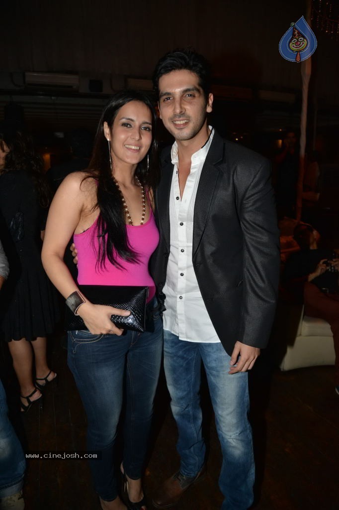 Bolly Celebs at Tulip Joshi Bday Bash - 14 / 34 photos
