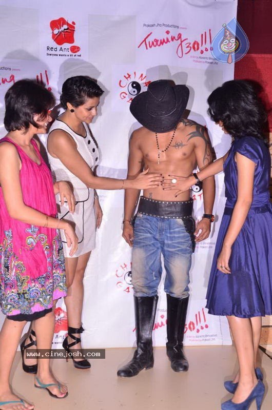 Bolly Celebs at Turning 30 Bash - 30 / 84 photos