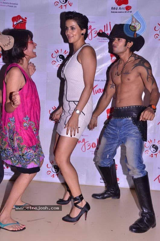Bolly Celebs at Turning 30 Bash - 32 / 84 photos