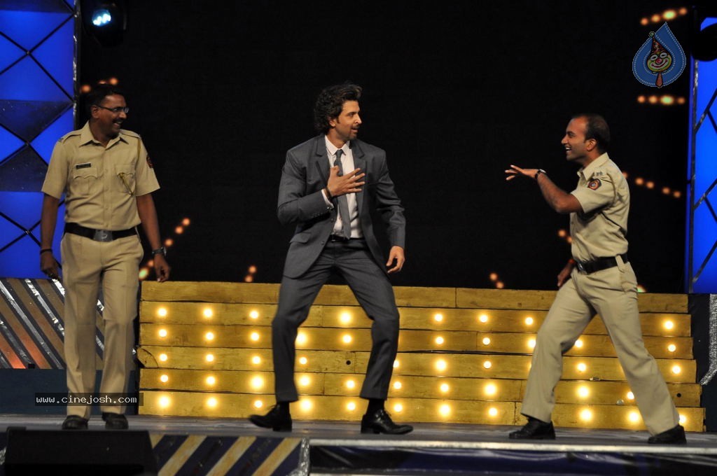 Bolly Celebs at UMANG 2014 - 22 / 108 photos