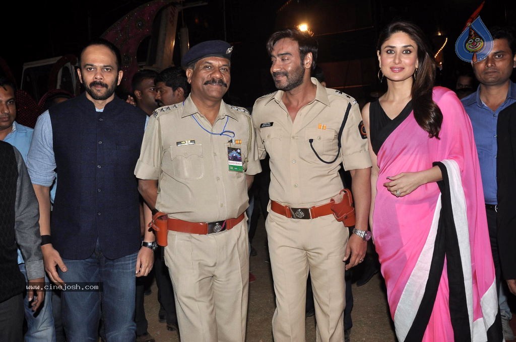 Bolly Celebs at UMANG 2014 - 24 / 108 photos