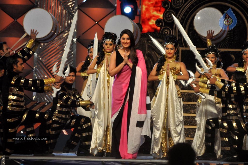 Bolly Celebs at UMANG 2014 - 30 / 108 photos