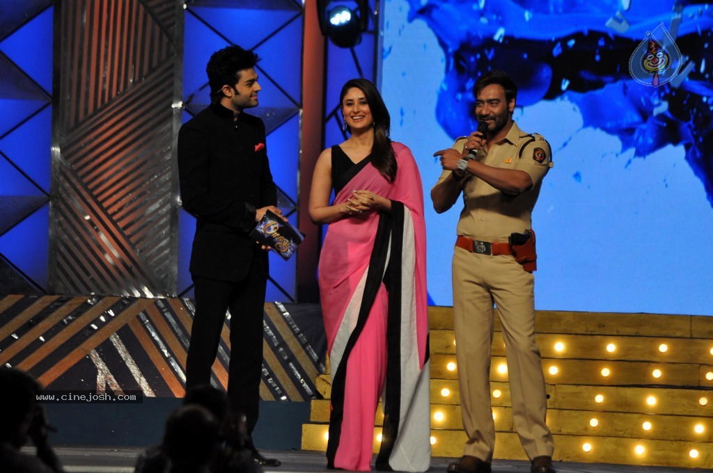 Bolly Celebs at UMANG 2014 - 42 / 108 photos