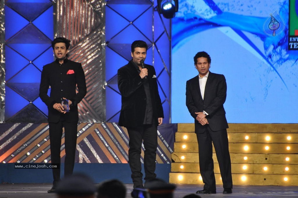Bolly Celebs at UMANG 2014 - 48 / 108 photos