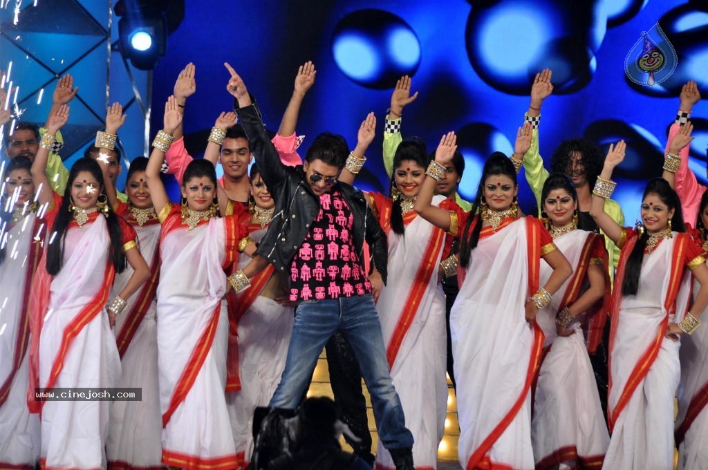 Bolly Celebs at UMANG 2014 - 59 / 108 photos