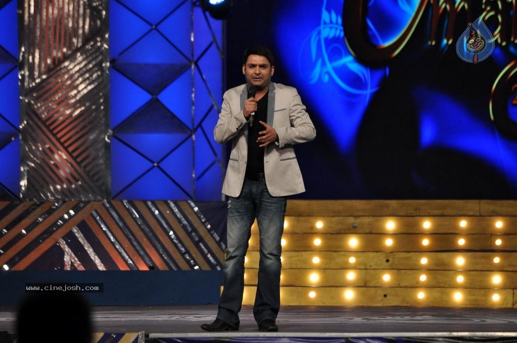 Bolly Celebs at UMANG 2014 - 62 / 108 photos
