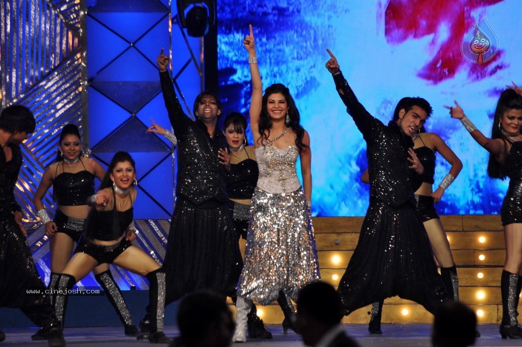 Bolly Celebs at UMANG 2014 - 64 / 108 photos