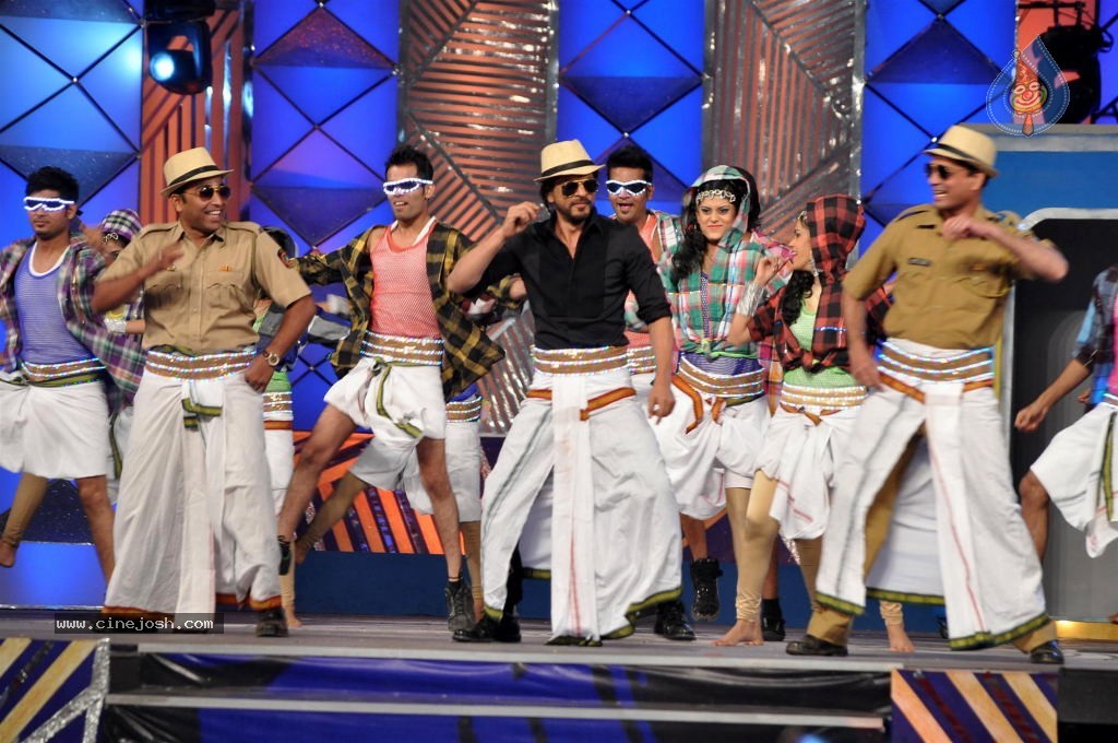 Bolly Celebs at UMANG 2014 - 80 / 108 photos