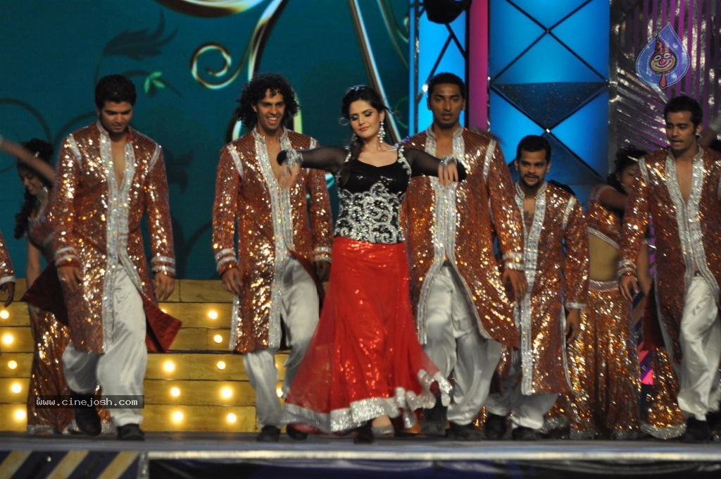 Bolly Celebs at UMANG 2014 - 92 / 108 photos
