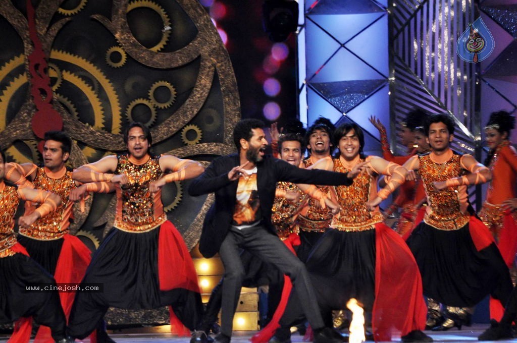 Bolly Celebs at UMANG 2014 - 100 / 108 photos
