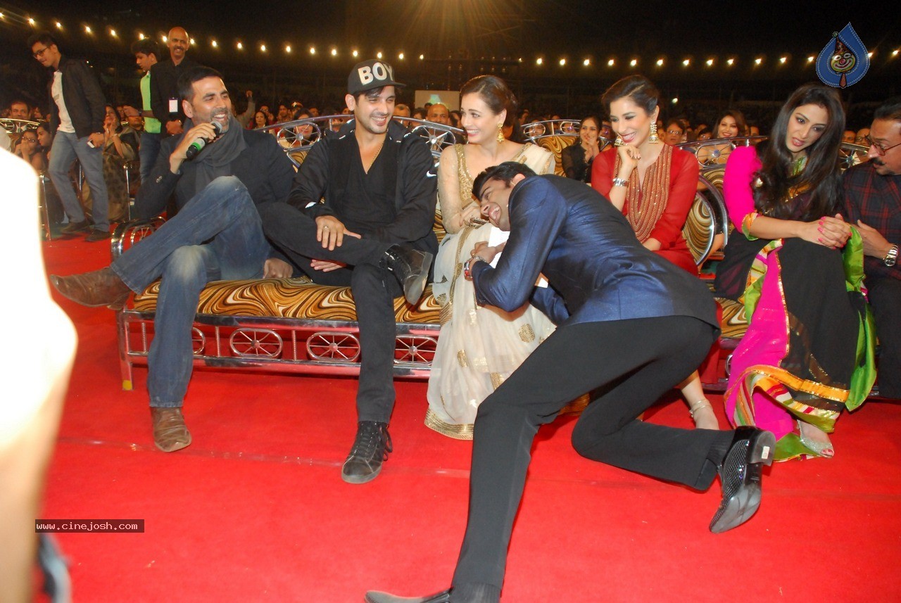 Bolly Celebs at Umang Event 01 - 5 / 120 photos