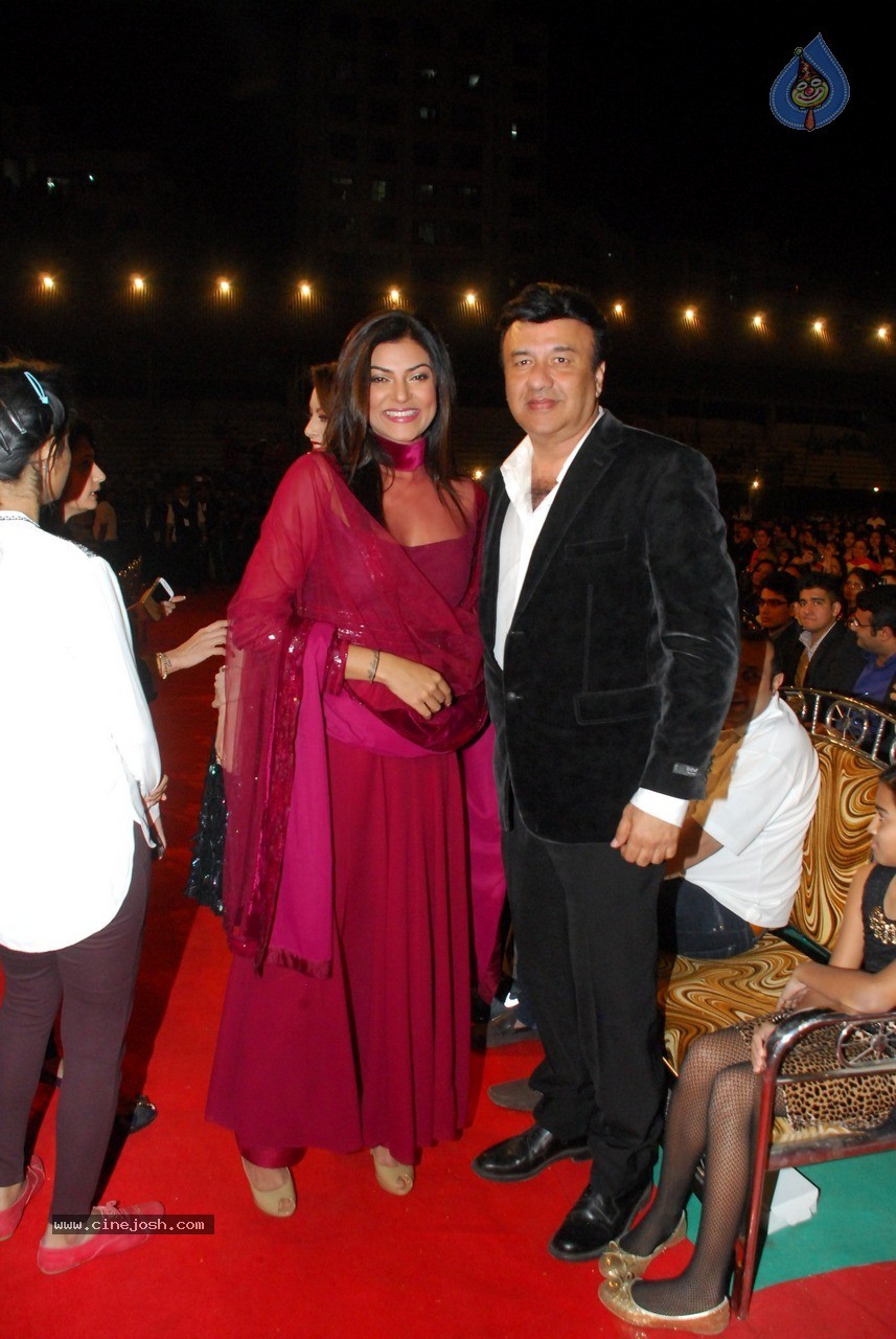 Bolly Celebs at Umang Event 01 - 7 / 120 photos