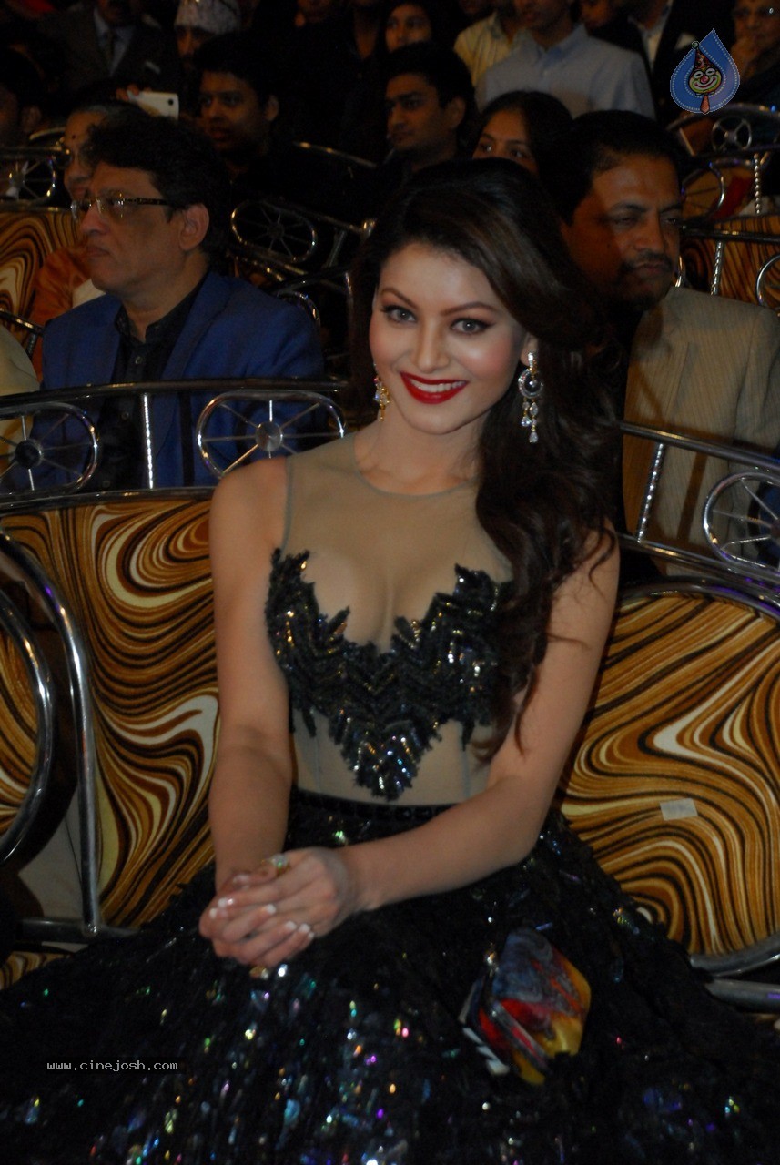 Bolly Celebs at Umang Event 01 - 15 / 120 photos