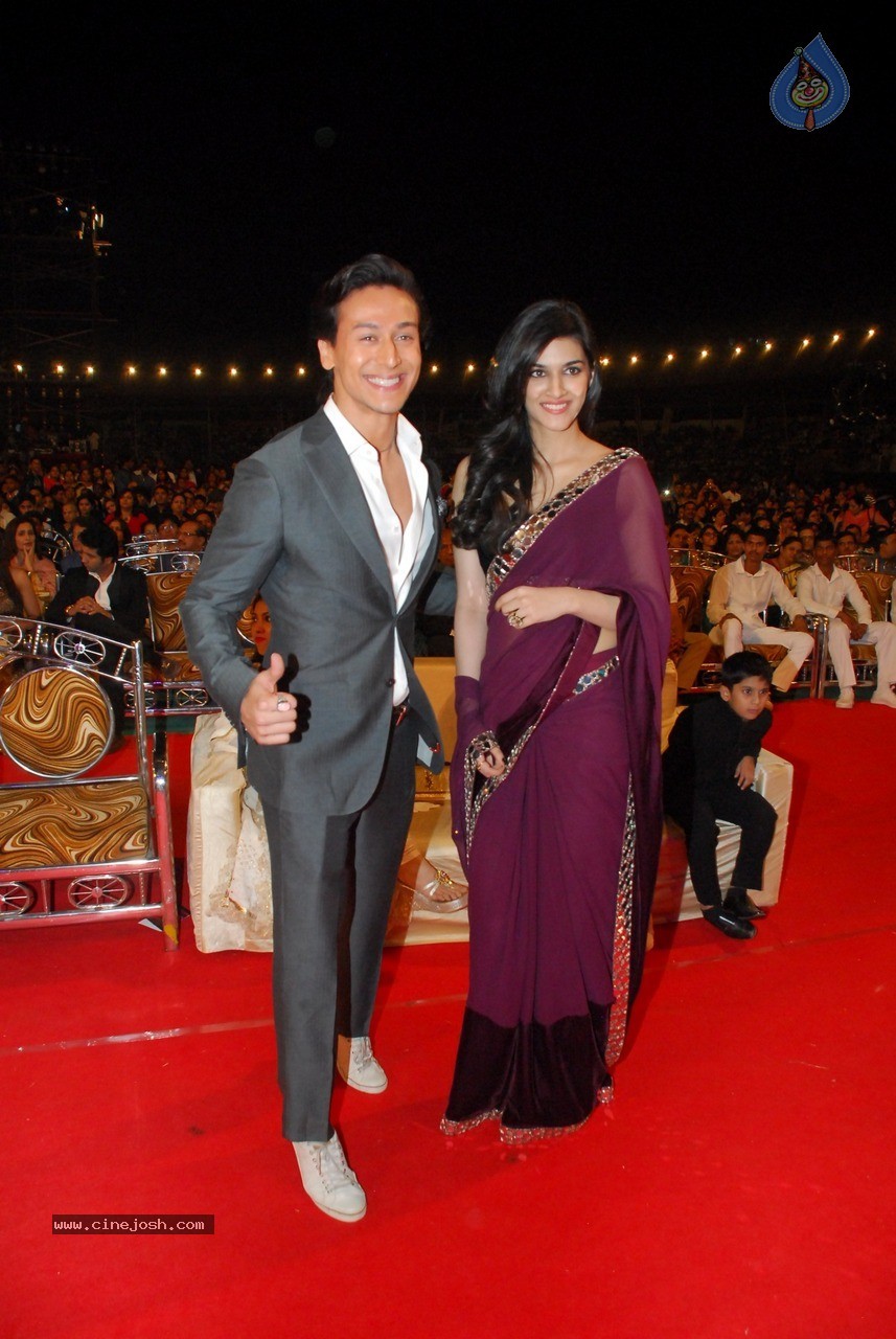 Bolly Celebs at Umang Event 01 - 44 / 120 photos