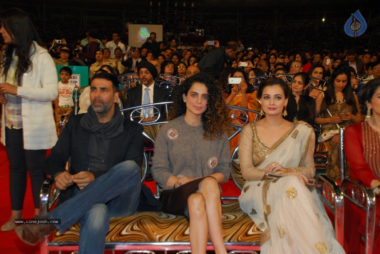 Bolly Celebs at Umang Event 01 - 107 / 120 photos