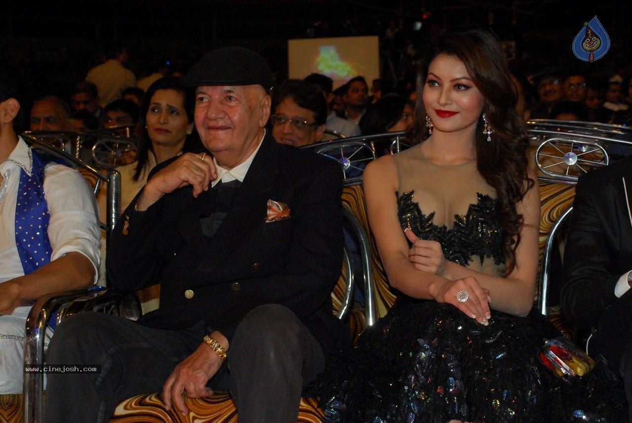 Bolly Celebs at Umang Event 01 - 113 / 120 photos
