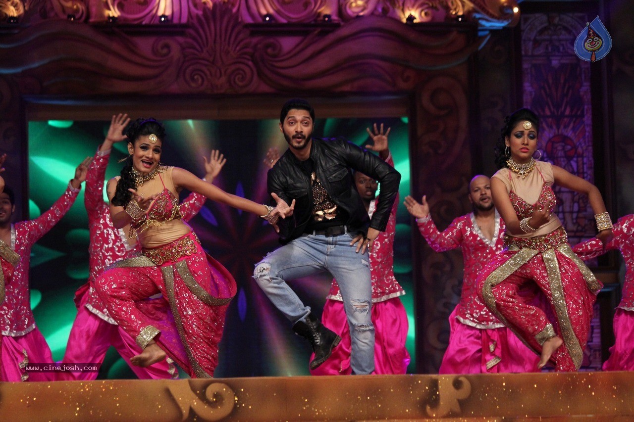 Bolly Celebs at Umang Event 02 - 9 / 98 photos